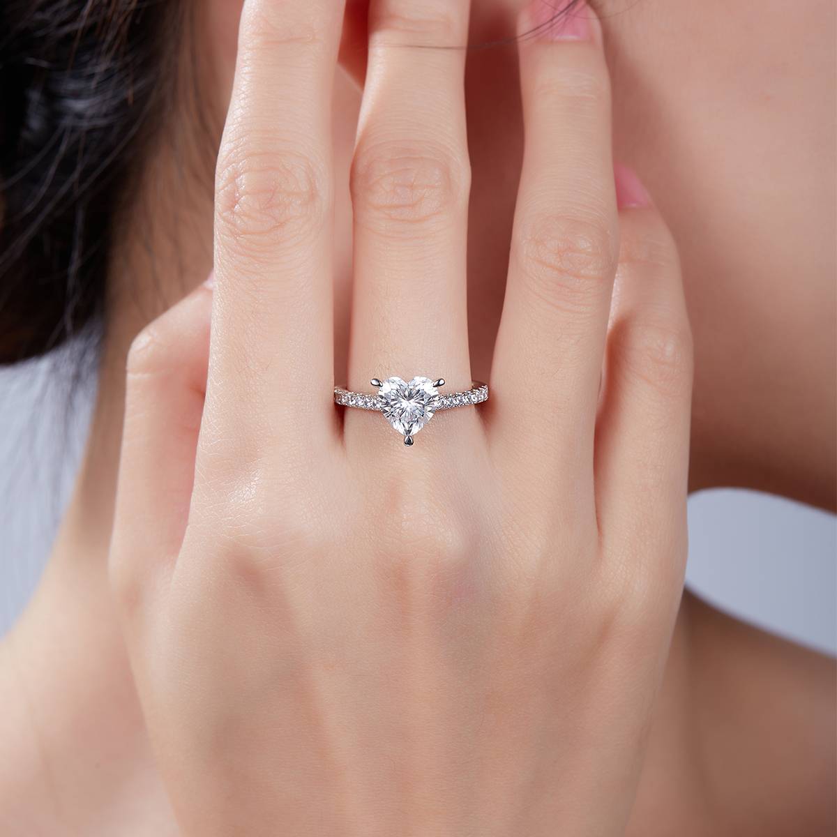Micro set heart-shaped S925 silver plated white gold moissanite diamond women's ring 2.0 carats D-grade